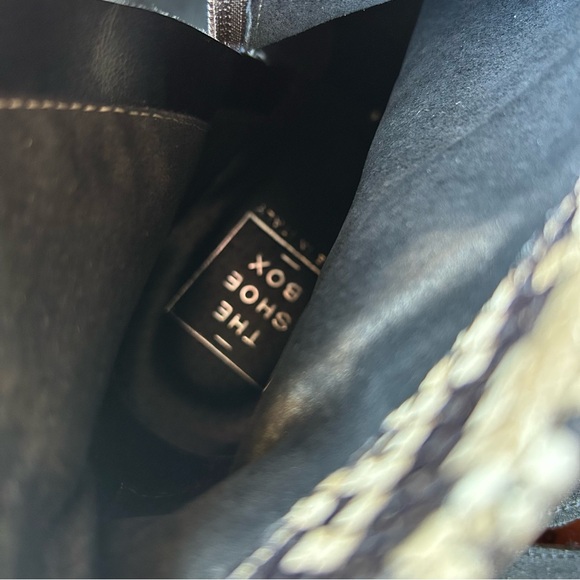 Embossed snake skin boots- made in Italy sz 8.5 - Picture 7 of 8